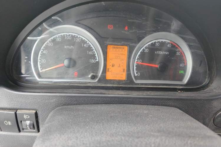 Used Dongfeng Yufeng 2020 2.3T Economy Van Long Wheelbase High Roof 3-Seater WP2.3 Odometer Close Up