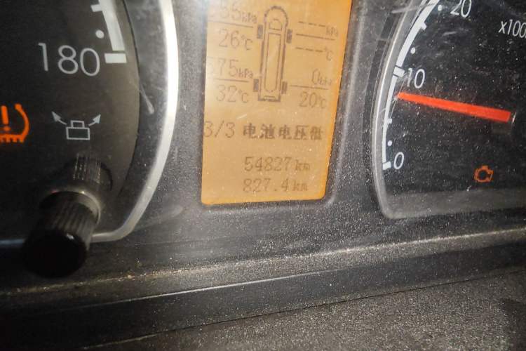 Used Dongfeng Yufeng 2020 2.3T Economy Standard Edition Logistics Vehicle Short Wheelbase Mid-Roof Design 5-9 Seats WP2.3 Odometer Close Up