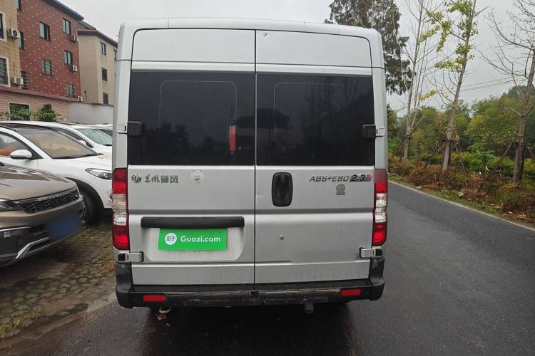 Used Dongfeng Yufeng 2020 2.3T Economy Standard Edition Logistics Vehicle Short Wheelbase Mid-Roof Design 5-9 Seats WP2.3 Rear
