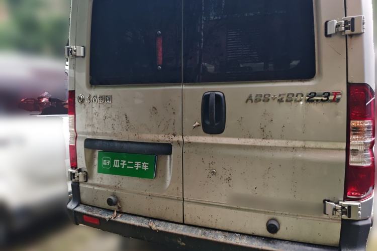 Used Dongfeng Yufeng 2020 2.3T Economy Logistics Vehicle Long Wheelbase High Roof 5-9 Seater WP2.3 Rear