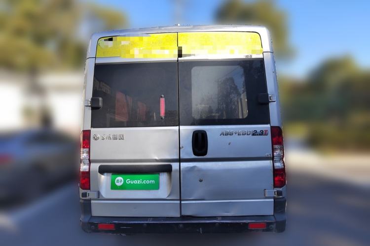 Used Dongfeng Yufeng 2020 2.3T Economy Logistics Vehicle Long Wheelbase Mid-Roof Design 5-9 Seater WP2.3 Rear