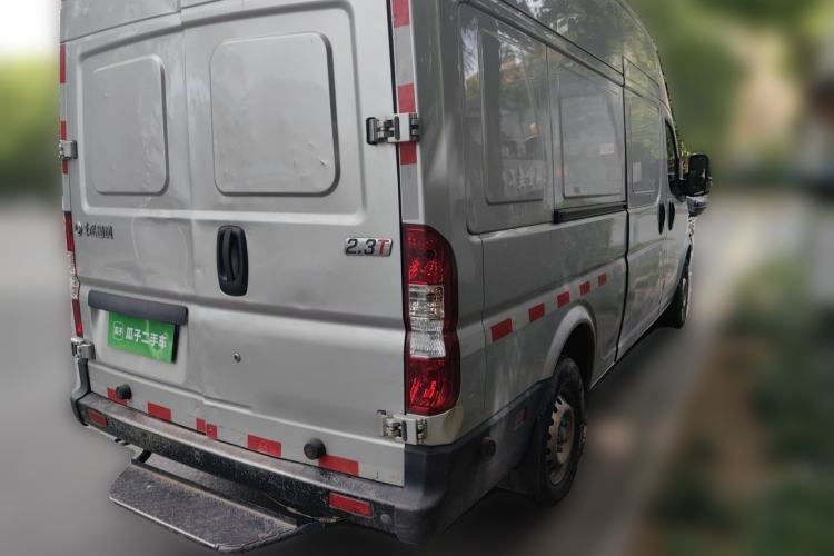 Used Dongfeng Yufeng 2020 2.3T Economy Van Long Wheelbase High Roof 3-Seater WP2.3 Rear Right 45 Deg