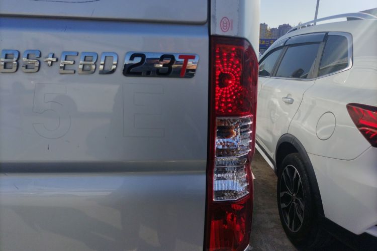Used Dongfeng Yufeng 2020 2.3T Economy Standard Edition VAN Short Wheelbase Mid-Roof 3-Seater WP2.3 Right Rear Taillight