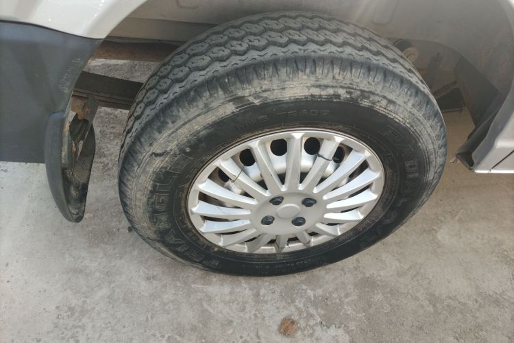 Used Dongfeng Yufeng 2020 2.3T Economy Standard Edition VAN Short Wheelbase Mid-Roof 3-Seater WP2.3 Right Rear Wheel Hub