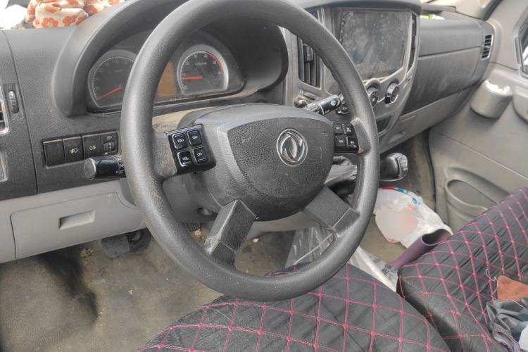 Used Dongfeng Yufeng 2020 2.5T V9 Logistics Vehicle Long Wheelbase Mid-Roof Design 6-9 Seater China V Emission Standard ZD25 Steering Wheel