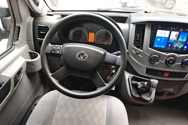 Used Dongfeng Yufeng 2020 2.3T Economy Logistics Vehicle Long Wheelbase High Roof 5-9 Seater WP2.3 Steering Wheel