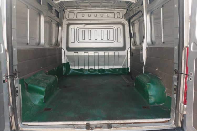 Used Dongfeng Yufeng 2020 2.3T Economy Standard Edition VAN Short Wheelbase Mid-Roof 3-Seater WP2.3 Trunk