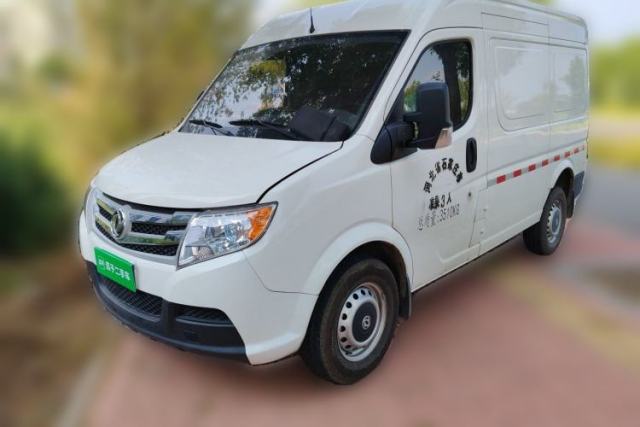 Ojetý Dongfeng Yufeng 2020 2.3T Economy Standard Edition VAN Short Wheelbase Mid-Roof 3-Seater WP2.3