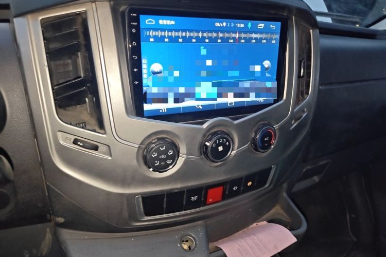 Used Dongfeng Yufeng 2020 2.3T Economy Logistics Vehicle Long Wheelbase Mid-Roof Design 5-9 Seater WP2.3 Audio And AC Panel