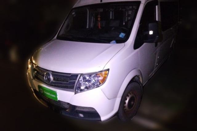 Used Dongfeng Yufeng 2020 2.3T Economy Logistics Vehicle Short Wheelbase Low Roof 5-9 Seater WP2.3