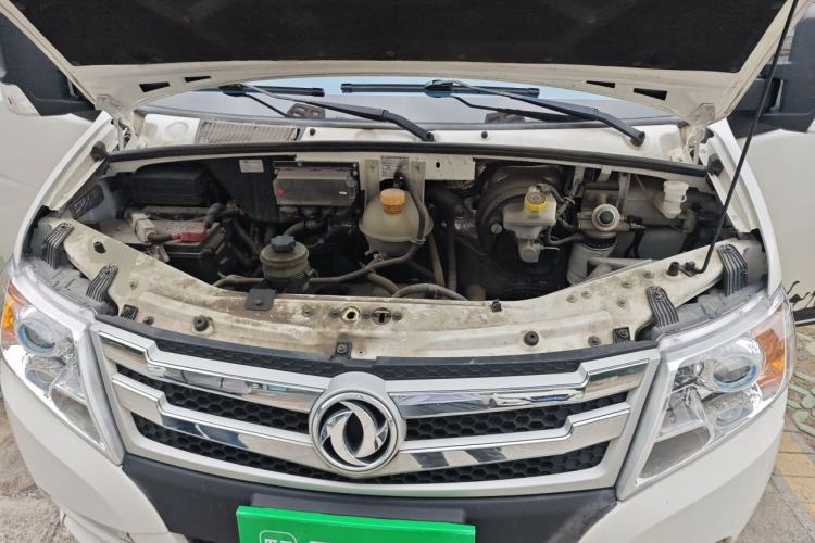 Used Dongfeng Yufeng 2020 2.3T Economy Logistics Vehicle Short Wheelbase Low Roof 5-9 Seater WP2.3 Engine Bay