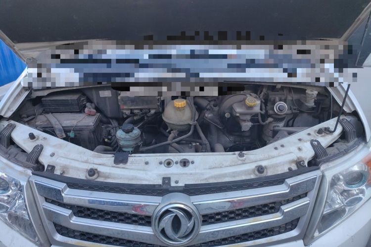 Used Dongfeng Yufeng 2020 2.3T Economy Standard Edition Logistics Vehicle Short Wheelbase Mid-Roof Design 5-9 Seats WP2.3 Engine Bay