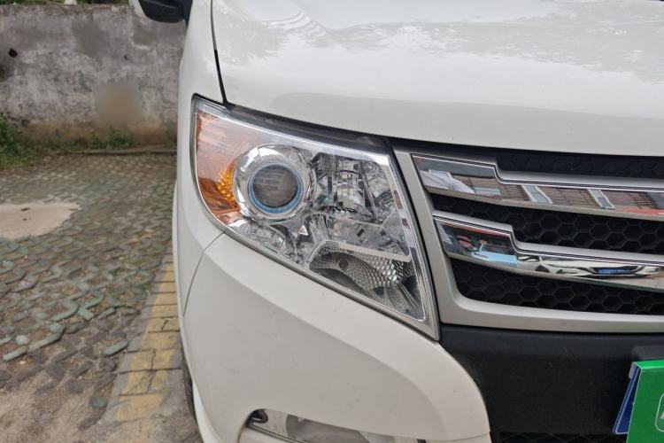 Used Dongfeng Yufeng 2020 2.3T Economy Logistics Vehicle Short Wheelbase Low Roof 5-9 Seater WP2.3 Exterior 6