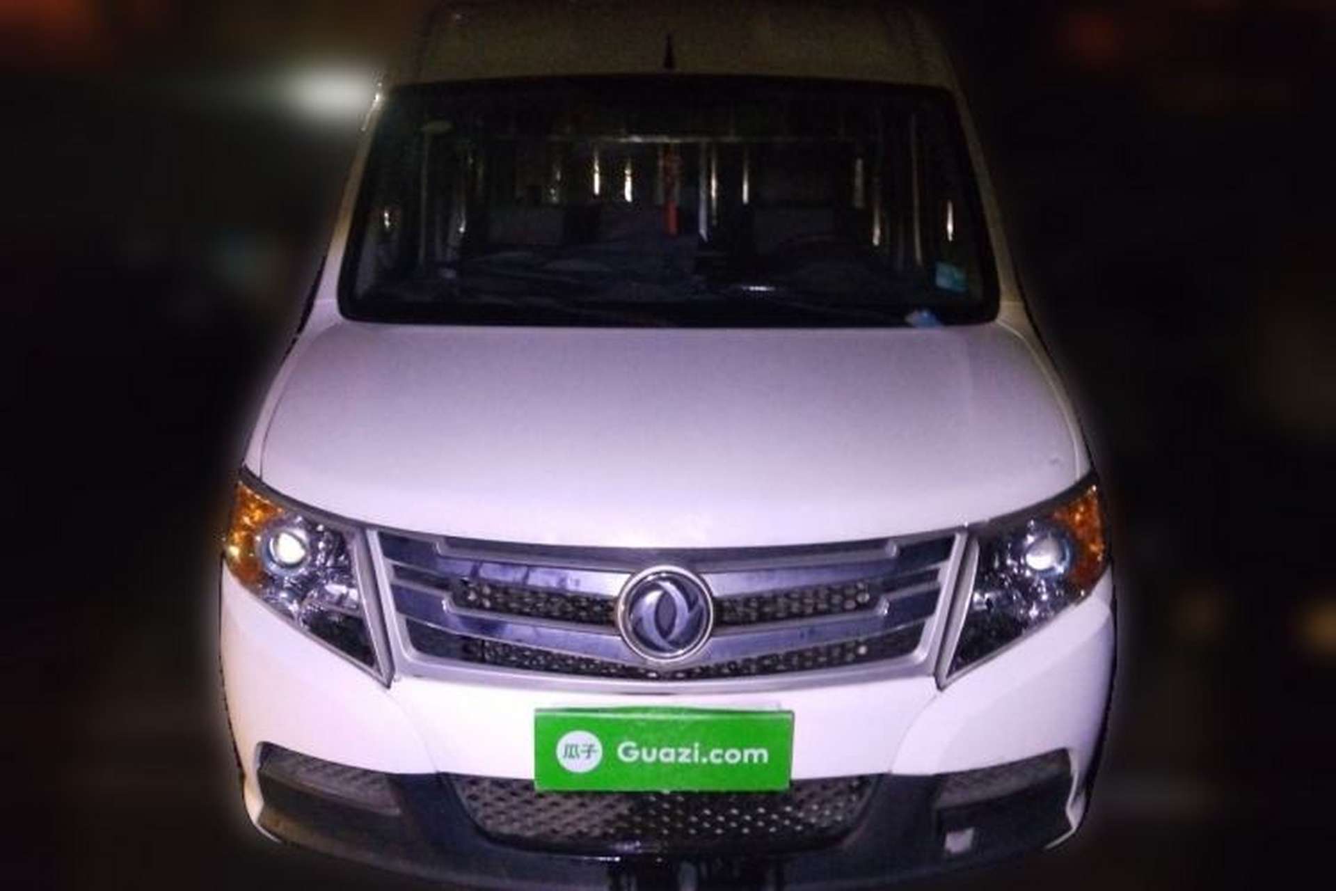 Used Dongfeng Yufeng 2020 2.3T Economy Logistics Vehicle Short Wheelbase Low Roof 5-9 Seater WP2.3 Front