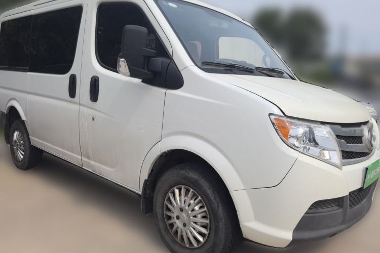 Used Dongfeng Yufeng 2020 2.3T Economy Logistics Vehicle Short Wheelbase Low Roof 5-9 Seater WP2.3 Front Right 45 Deg