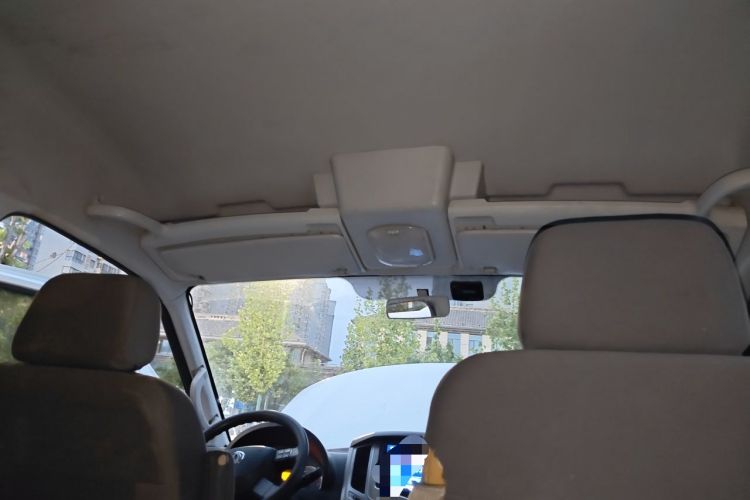 Used Dongfeng Yufeng 2020 2.3T Economy Logistics Vehicle Long Wheelbase Mid-Roof Design 5-9 Seater WP2.3 Headliner
