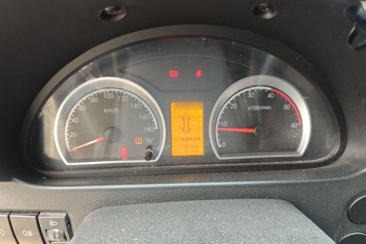 Used Dongfeng Yufeng 2020 2.3T Economy Logistics Vehicle Short Wheelbase Low Roof 5-9 Seater WP2.3 Instrument Cluster