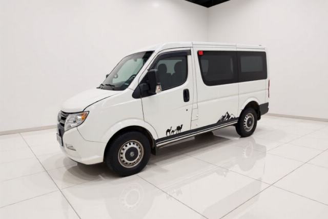Used Dongfeng Yufeng 2020 2.3T Economy Logistics Vehicle Short Wheelbase Low Roof 5-9 Seater WP2.3