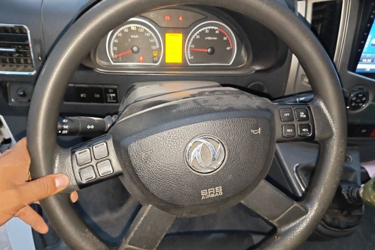 Used Dongfeng Yufeng 2020 2.3T Economy Logistics Vehicle Long Wheelbase Mid-Roof Design 5-9 Seater WP2.3 Steering Wheel