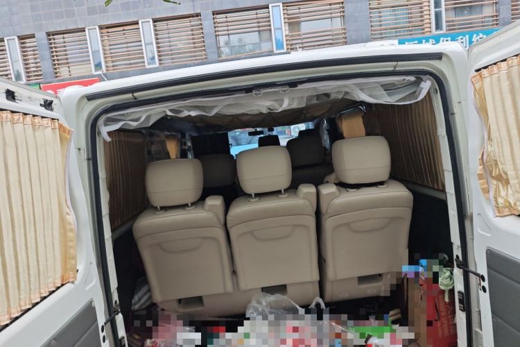 Used Dongfeng Yufeng 2020 2.3T Economy Logistics Vehicle Short Wheelbase Low Roof 5-9 Seater WP2.3 Trunk