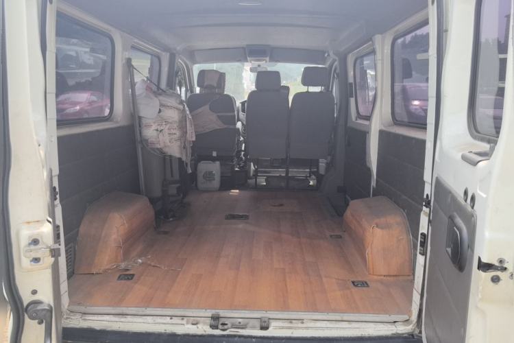 Used Dongfeng Yufeng 2020 2.3T Economy Logistics Vehicle Short Wheelbase Low Roof 5-9 Seater WP2.3 Trunk