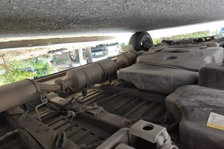 Used Dongfeng Yufeng 2021 2.3T Power King Front-Drive Logistics Vehicle Short Wheelbase Mid-Roof Design 5-9 Seater China VI Emission Standard M9T Chassis Rear Left