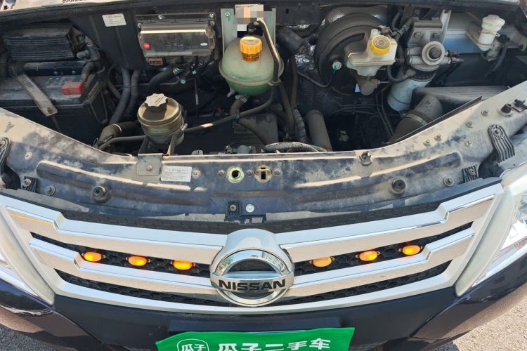 Used Dongfeng Yufeng 2021 2.3T V9 Logistics Vehicle Short Wheelbase Mid-Roof Design 5-9 Seater China V Emission Standard WP2.3 Engine Bay