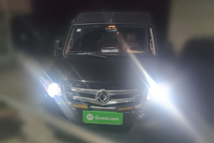 Used Dongfeng Yufeng 2021 2.0T Value Edition Logistics Vehicle Short Wheelbase Mid-Roof Design 5-9 Seater China VI Emission Standard D20 Front