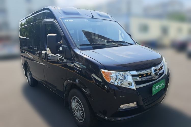 Used Dongfeng Yufeng 2021 2.3T V9 Logistics Vehicle Short Wheelbase Mid-Roof Design 5-9 Seater China V Emission Standard WP2.3 Front Right 45 Deg
