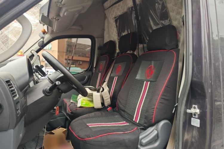 Used Dongfeng Yufeng 2021 2.3T Front-Drive Logistics Van Long Wheelbase High Roof 6–9 Seats China VI Standard M9T Left Front Seat