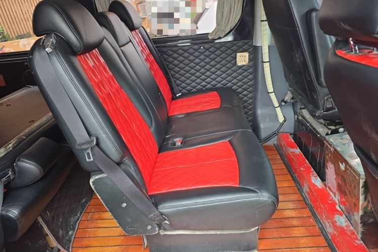Used Dongfeng Yufeng 2021 2.0T Power King Front-Drive Logistics Vehicle Long Wheelbase Mid-Roof Design 6–9 Seats China VI Emission Standard ZD20 Left Rear Seat