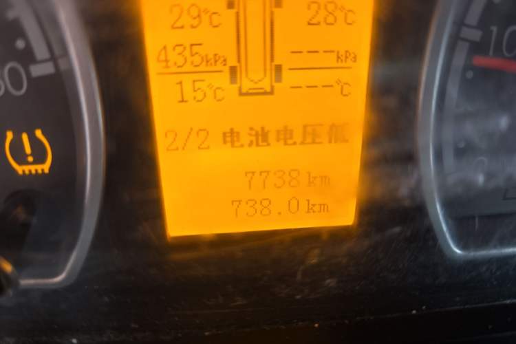 Used Dongfeng Yufeng 2021 2.0T Power King Front-Drive Logistics Vehicle Long Wheelbase Mid-Roof Design 6–9 Seats China VI Emission Standard ZD20 Odometer Close Up