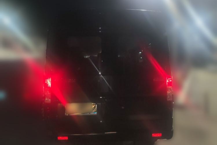 Used Dongfeng Yufeng 2021 2.0T Value Edition Logistics Vehicle Short Wheelbase Mid-Roof Design 5-9 Seater China VI Emission Standard D20 Rear