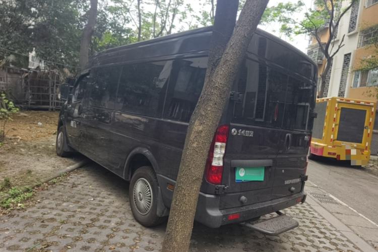 Used Dongfeng Yufeng 2021 2.4T Rear-Drive Logistics Vehicle Long Wheelbase Mid-Roof 6-9 Seater China VI Emission Standard YCY24140-60 Rear Left 45 Deg