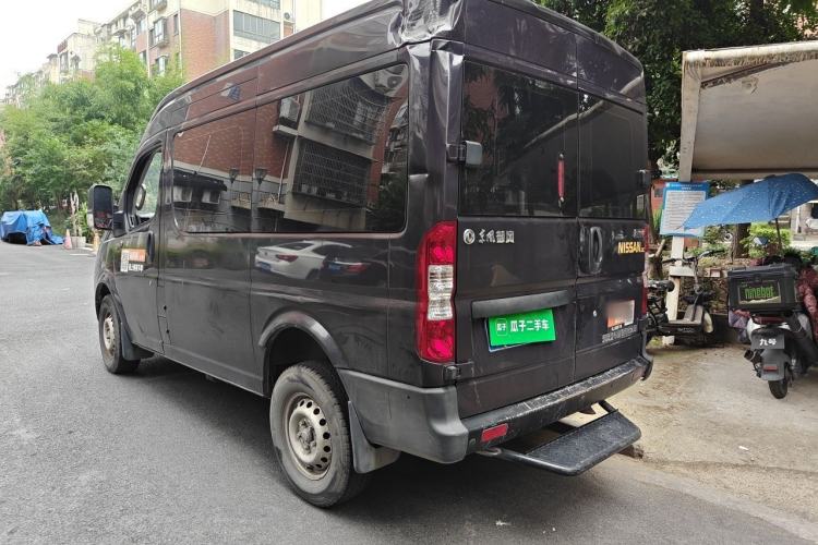 Used Dongfeng Yufeng 2021 2.3T Power King Front-Drive Logistics Vehicle Short Wheelbase Mid-Roof Design 5-9 Seater China VI Emission Standard M9T Rear Left 45 Deg