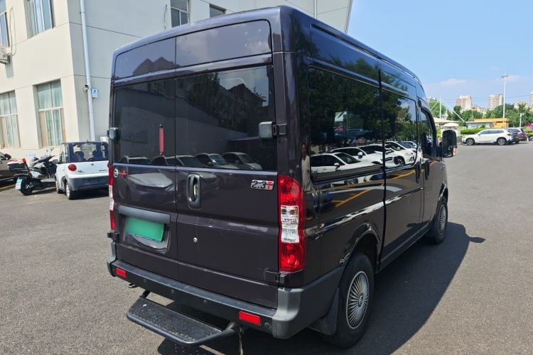 Used Dongfeng Yufeng 2021 2.3T V9 Logistics Vehicle Short Wheelbase Mid-Roof Design 5-9 Seater China V Emission Standard WP2.3 Rear Right 45 Deg