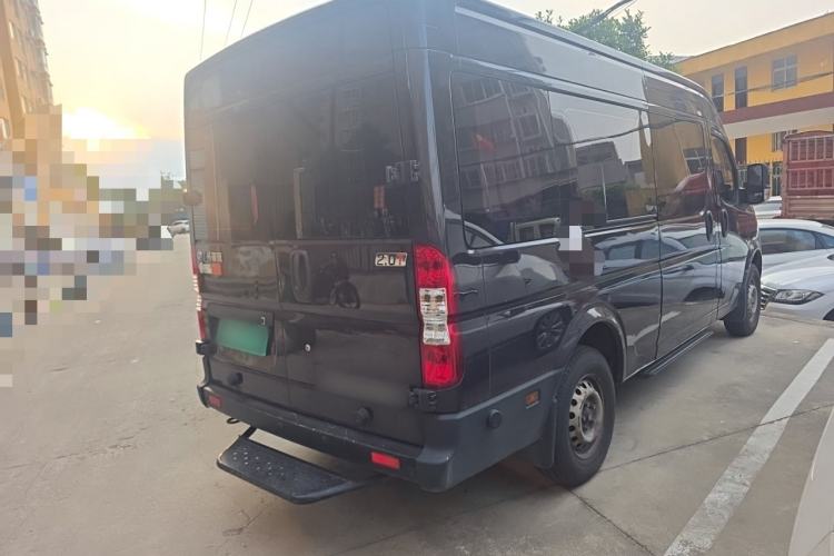 Used Dongfeng Yufeng 2021 2.0T Power King Front-Drive Logistics Vehicle Long Wheelbase Mid-Roof Design 6–9 Seats China VI Emission Standard ZD20 Rear Right 45 Deg