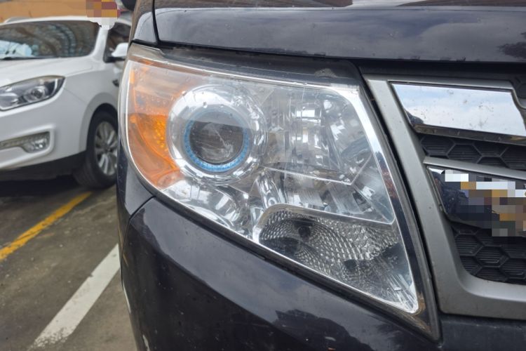Used Dongfeng Yufeng 2021 2.0T Power King Front-Drive Logistics Vehicle Long Wheelbase Mid-Roof Design 6–9 Seats China VI Emission Standard ZD20 Right Front Headlight