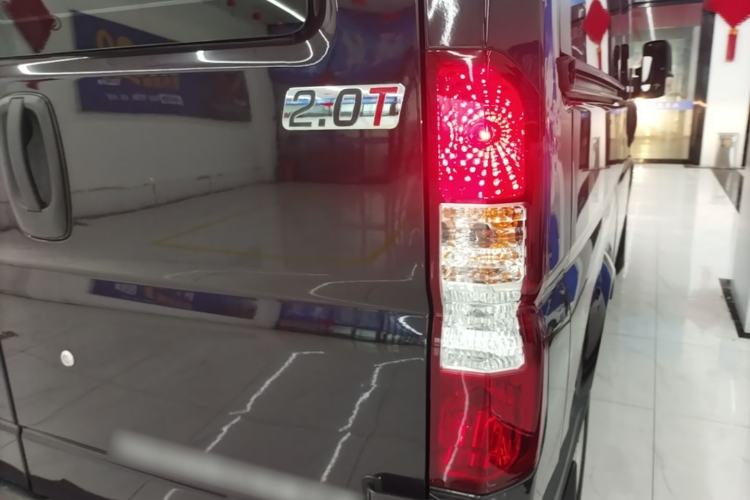 Used Dongfeng Yufeng 2021 2.0T Power King Front-Drive Logistics Van Short Wheelbase Low Roof 5-9 Seater China VI Emission Standard ZD20 Right Rear Taillight
