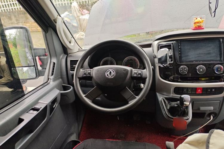 Used Dongfeng Yufeng 2021 2.3T Front-Drive Logistics Van Long Wheelbase High Roof 6–9 Seats China VI Standard M9T Steering Wheel