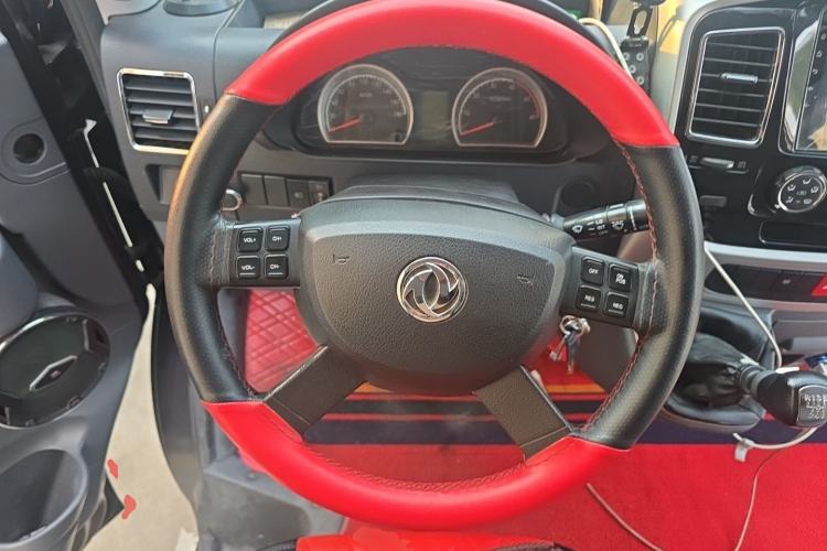 Used Dongfeng Yufeng 2021 2.0T Power King Front-Drive Logistics Vehicle Long Wheelbase Mid-Roof Design 6–9 Seats China VI Emission Standard ZD20 Steering Wheel