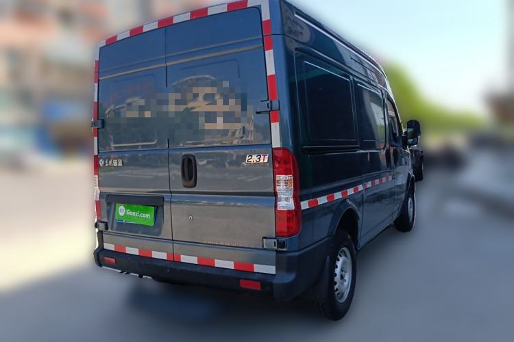 Used Dongfeng Yufeng 2021 2.3T Power King Front-Drive Van Short Wheelbase Mid-Roof 3-Seater China VI Standard M9T Rear Right 45 Deg