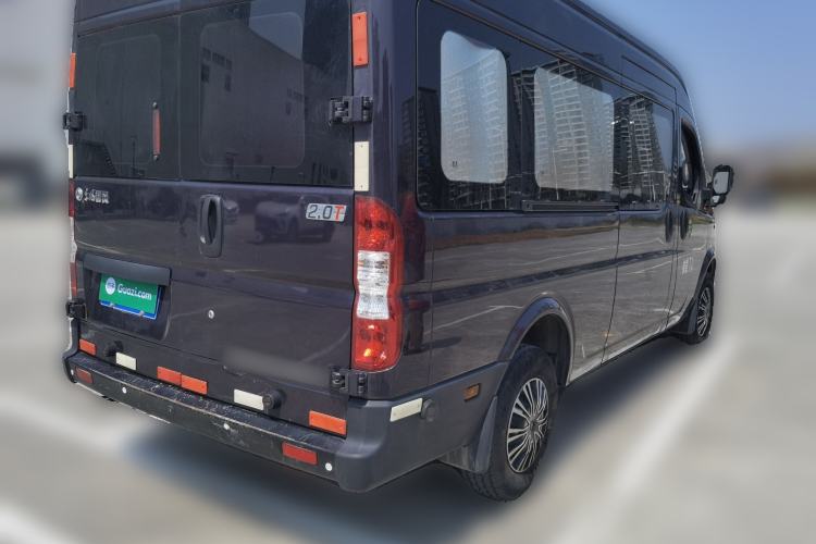 Used Dongfeng Yufeng 2021 2.0T Power King Front-Drive Logistics Vehicle Long Wheelbase Mid-Roof Design 6–9 Seats China VI Emission Standard ZD20 Rear Right 45 Deg