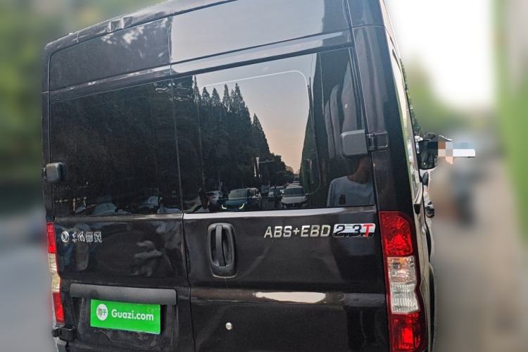 Used Dongfeng Yufeng 2021 2.3T V9 Logistics Vehicle Short Wheelbase Mid-Roof Design 5-9 Seater China V Emission Standard WP2.3 Rear Right 45 Deg