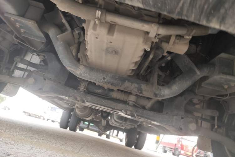 Used Dongfeng Yufeng 2021 2.3T Power King Rear-Drive Van Long Wheelbase High Roof Dual Rear Tires 3-Seater China VI Standard M9T Chassis Front