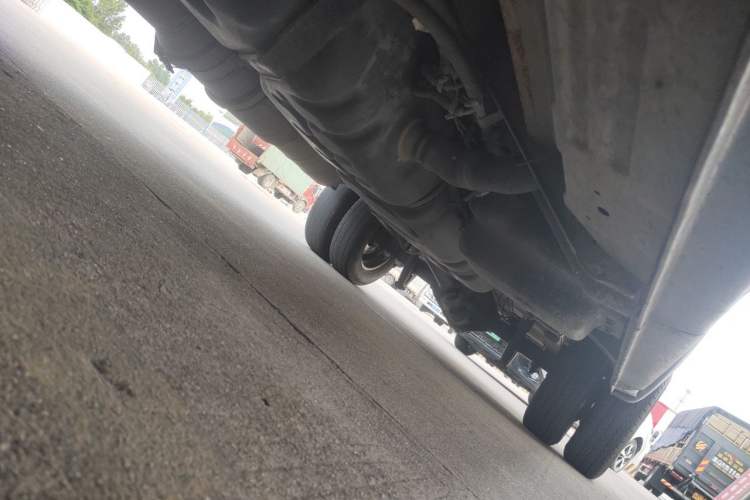 Used Dongfeng Yufeng 2021 2.3T Power King Rear-Drive Van Long Wheelbase High Roof Dual Rear Tires 3-Seater China VI Standard M9T Chassis Front Left