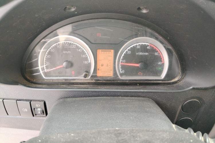 Used Dongfeng Yufeng 2021 2.3T Power King Front-Drive Van Long Wheelbase Mid-Roof 3-Seater China VI Standard M9T Instrument Cluster