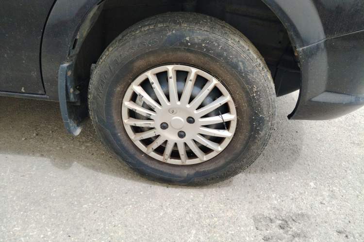 Used Dongfeng Yufeng 2021 2.3T Power King Front-Drive Van Long Wheelbase Mid-Roof 3-Seater China VI Standard M9T Right Front Wheel Hub