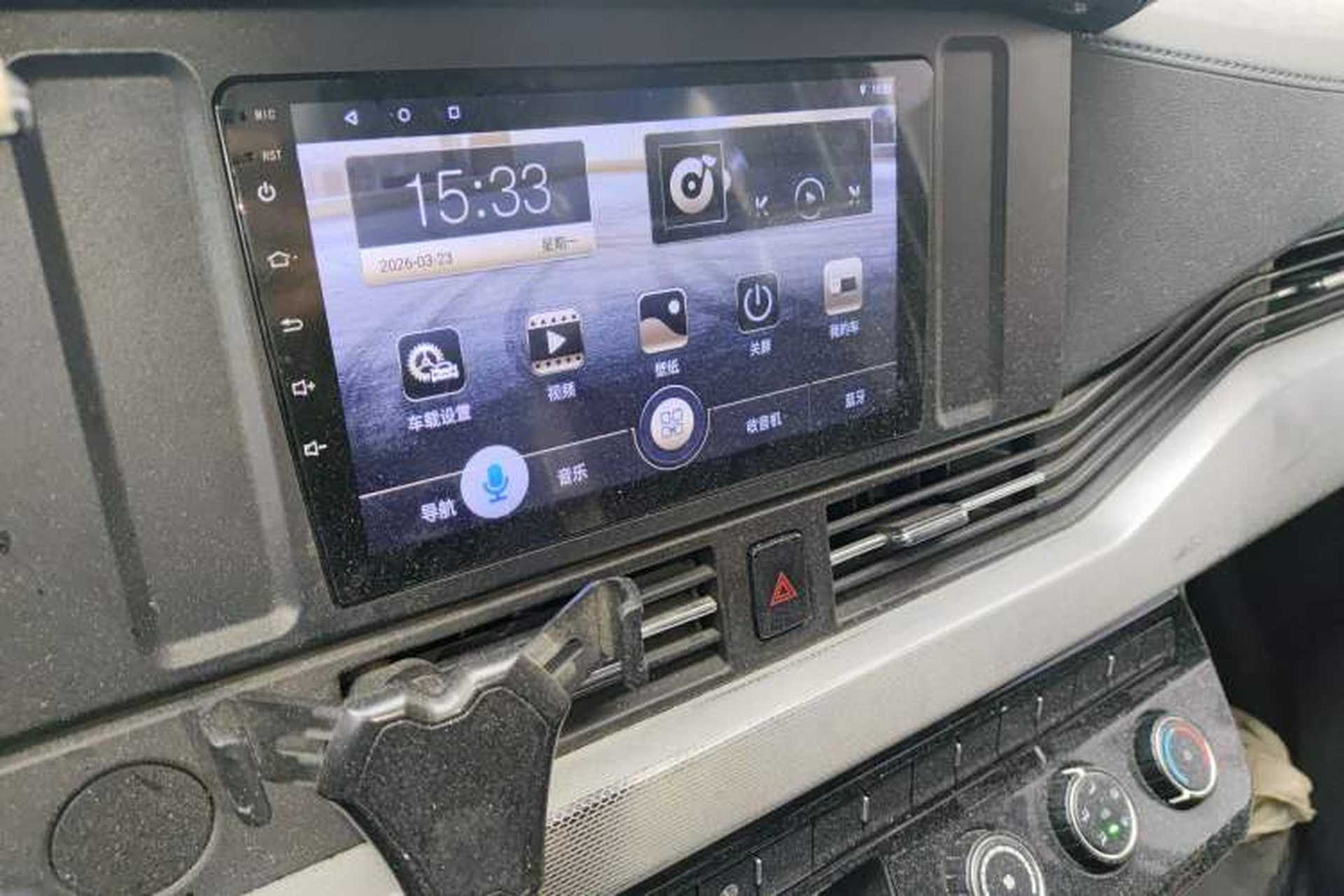 Used Dongfeng Yufeng 2021 2.0T Value Edition Van Long Wheelbase High Roof 3-Seater China VI Standard D20 Audio And AC Panel