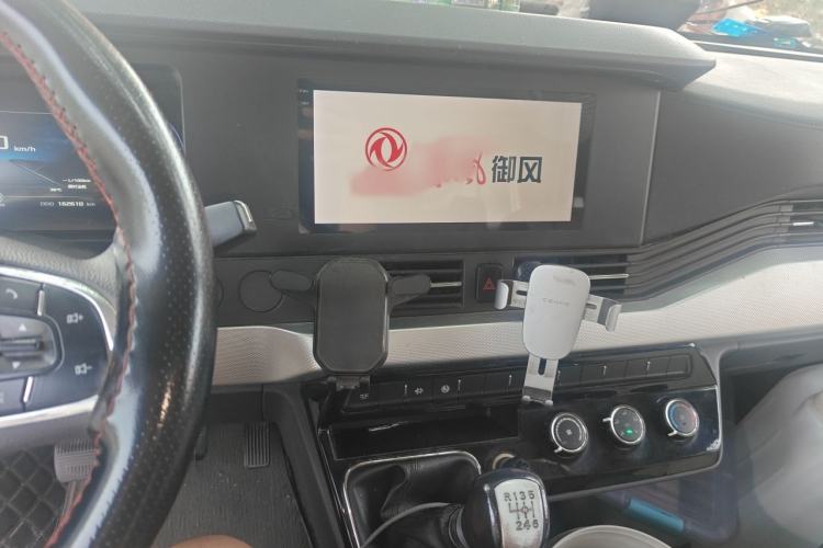 Used Dongfeng Yufeng 2021 2.0T Value Edition Van Long Wheelbase Mid-Roof 3-Seater China VI Standard D20 Audio And AC Panel